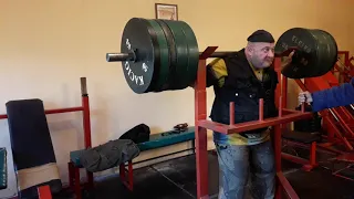 Iron Strongman Kaciga