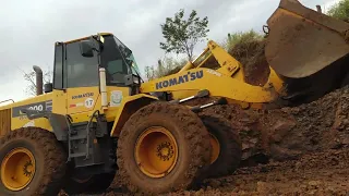 Carregadeira muito eficiente no trabalho WA200