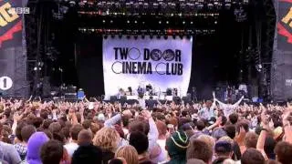 Two Door Cinema Club perform 'I Can Talk' at Reading Festival 2011 - BBC