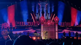 Cher - If I Could Turn Back Time (30-09-19 Amsterdam)
