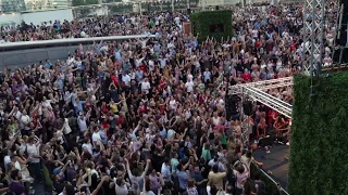 Beatles - Hey Jude - 1000 voices singing along at " Summer by the River - 2018" London.