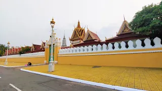 Walking tour front Royal Palace of CAMBODIA