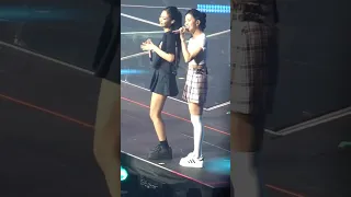 Jensoo moment during the Born Pink World Tour, Hamilton (11/06/22)