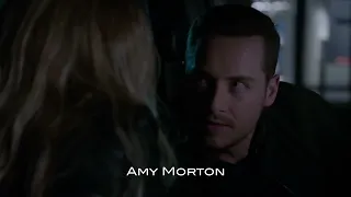 Chicago P.D. 8x14 / Kiss Scene — Jay and Hailey (Jesse Lee Soffer and Tracy Spiridakos)