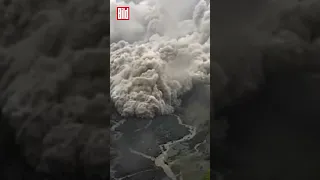 Zeitraffer-Video zeigt Vulkanausbruch #shorts