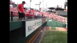 Using the "glove trick" at Busch Stadium