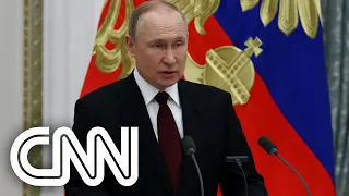 Putin afirma ao presidente turco que só encerrará guerra se Ucrânia parar de resistir | CNN DOMINGO