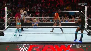 Paige & Becky Lynch Vs Sasha Banks & Naomi - WWE Raw 20/07/2015 (En Español)