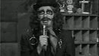 WFLD Channel 32 - Son Of Svengoolie - "Dracula" (Song & Break #1, 1981)