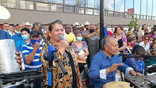 Mamá ToÑiTa, canta "Pobre Gorrión" con @musicalmilagroofficial #chihuahua