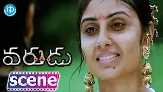 Varudu Movie Scenes - Allu Arjun And Bhanusri Mehra Meets || Arya