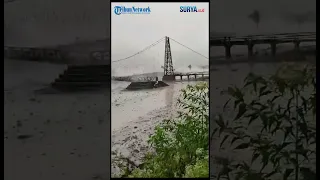 DAHSYATNYA BANJIR LAHAR DINGIN Semeru Buat Jembatan Gantung Kali Regoyo Putus