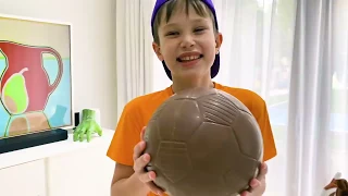 Max and the story of the chocolate soccer ball