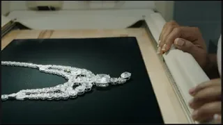 Ocean's 8 - Stealing The Necklace