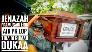 Jenazah Alfiani Pramugari Lion Air PK-LQP Tiba Di Rumah Duka  - NET. JATIM