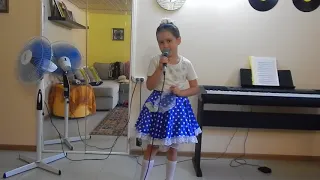 Мария Спицына, 8 лет, песня "Я живу в России"