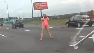 Russian women vs  driver - Russian drunk women