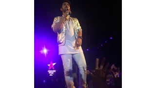 Armaan malik at SRCC Crossroads 2017 sings mujhko barsaat banalo, kabhi jo badal barse