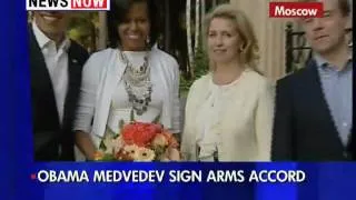 Obama-Medvedev sign arms accord.mov