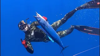 Blue water Spearfishing Hawaii 2020 | almost losing a wahoo