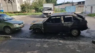В Ельце ночью взорвали и сожгли 3 машины