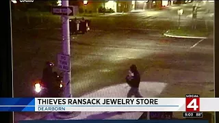 Thieves ransack jewelry store