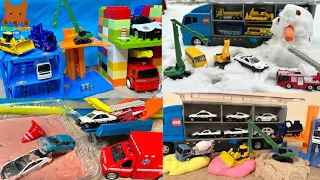 Car Carrier Looks for 12 Cars in Snow! Tomica  Construction Car & Die-Cast Car Stories【Kuma's Bear