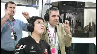 BBC F1 2011 Rowan Atkinson's reaction on Hamilton-Massa crash