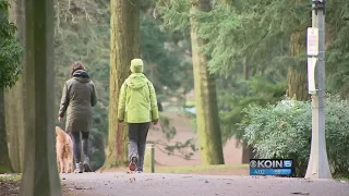 2 teens injured in Laurelhurst Park stabbing