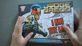 Judge Dredd Starter Set by Warlord Games - unboxing and figure painting