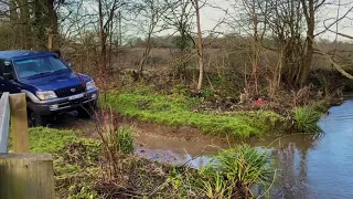 Toyota Land Cruiser 95 Prado Colorado off road test