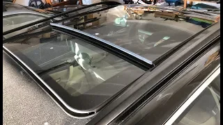 BMW Panoramic MOONroof reset.I show you the procedure to fix many sunroof issues by resetting