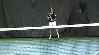Échauffement (mini-tennis et les deux au fond)