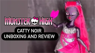 Monster High Catty Noir doll unboxing and review!