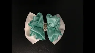 A beautiful hair bow with satin ribbon - DIY Creative !
