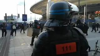 Champions League: police clash with crowd outside Stade de France | AFP