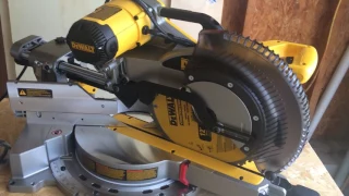 Dewalt 12" Sliding Compound Miter Saw Review - DWS779