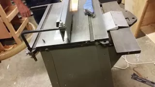 Penny test (10 cent coin) on masport table saw