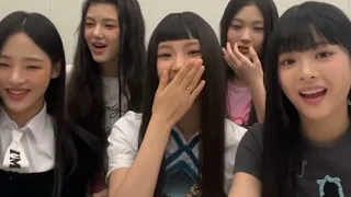 NewJeans live 🔴 on phoning 82622 | 라이브 82622에 전화하는 뉴진