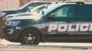 Caldwell Police looking for suspects in attempted vehicle burglaries