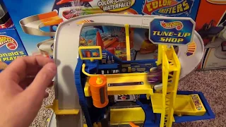 Hot Wheels World Tune-Up Shop Playset - Unboxing and Demonstration