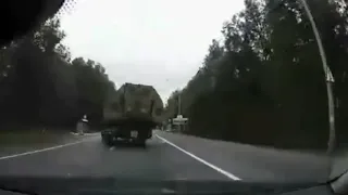 Śmierć na drodze. Wypadek z udziałem wojskowego konwoju
