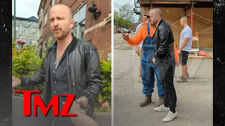 Aaron Paul Runs Back to Salute Fans Missed During Meet & Greet Event | TMZ