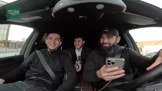 Такси знаний Джабраилом Барахоевым в чеченской республике, с Кадыровым, и Мусаевым