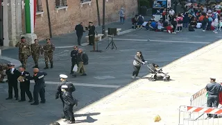 L'accoltellamento dell'Ufficiale della Guardia Costiera in Piazza del Popolo