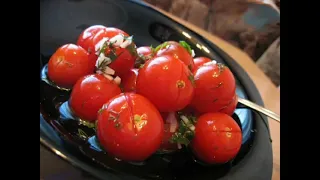 Мaлосольные помидоpы с чесночком Рецепт приготування в описах