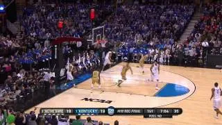 Notre Dame vs Kentucky: Zach Auguste dunk