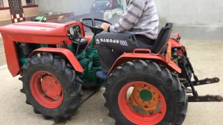 Unloading trailer Goldoni 224 4x4 mini tractor