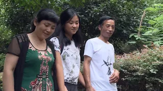 Woman adopted by American family reunited with Chinese birth parents