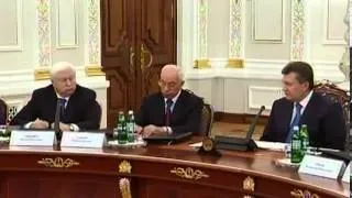 Янукович приказал выяснить, кто разрушил старинную х...